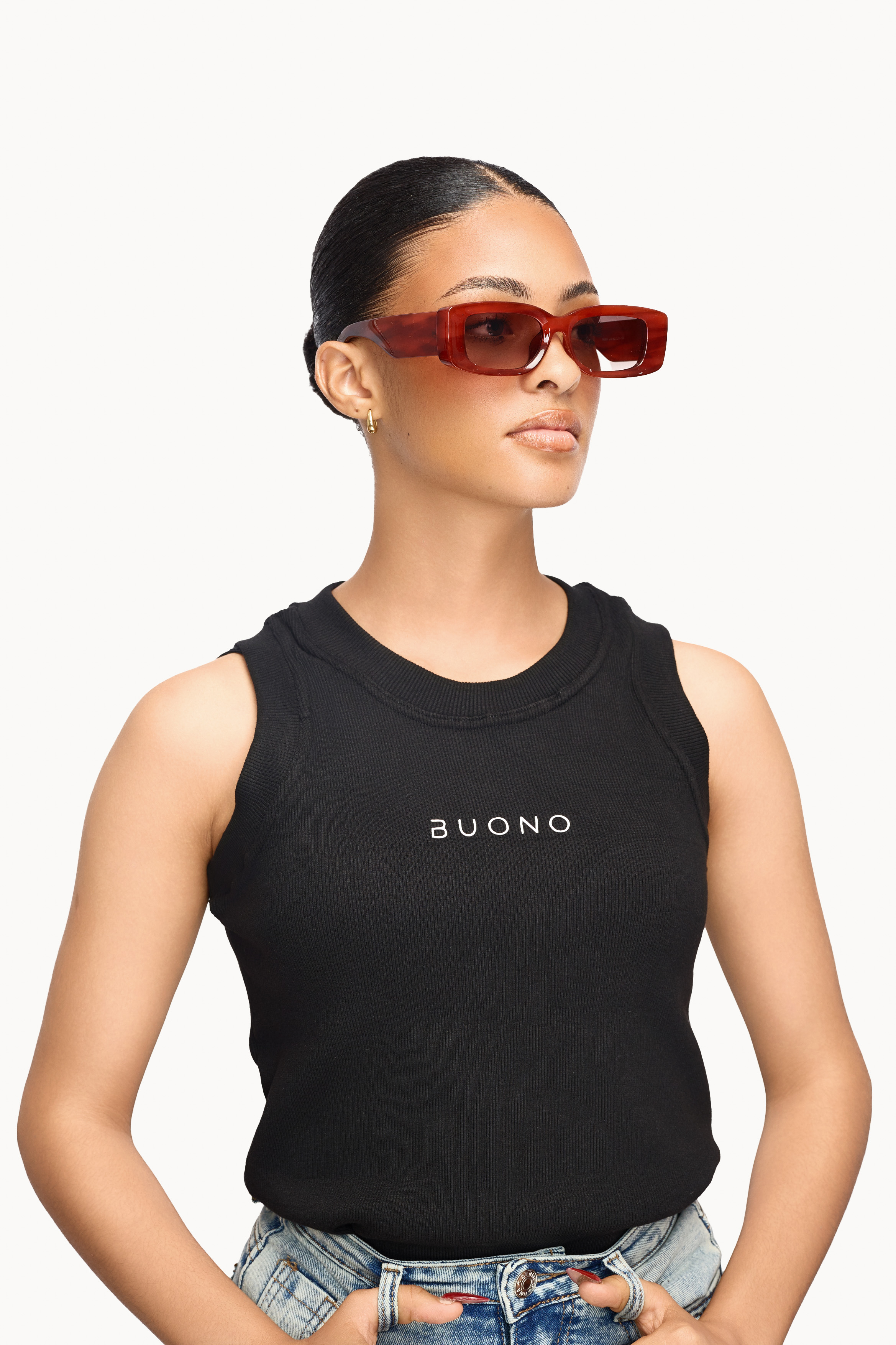 Buono on model